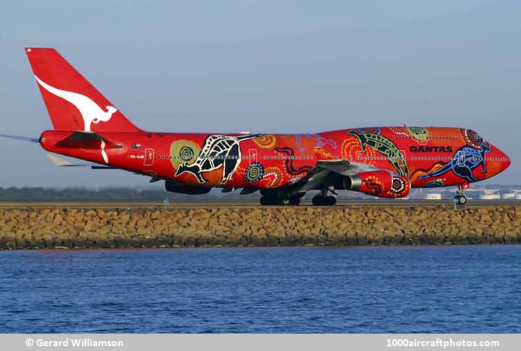 Boeing 747-438